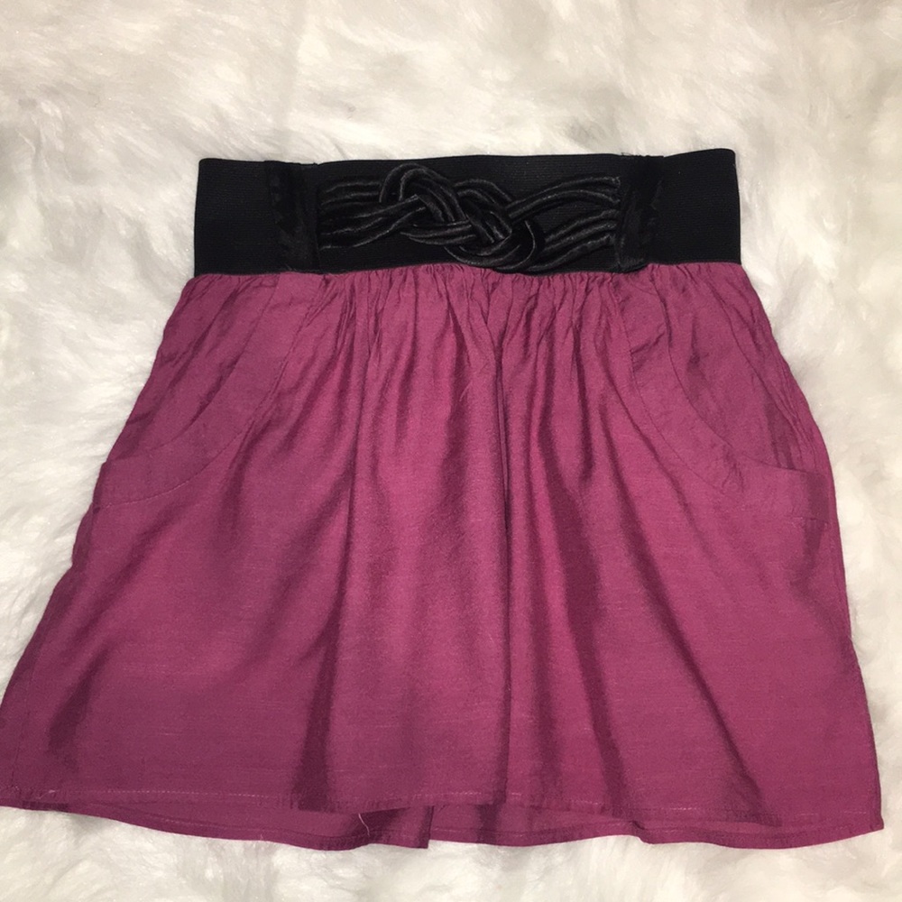 Rose mini skirt w/ elastic braided belt